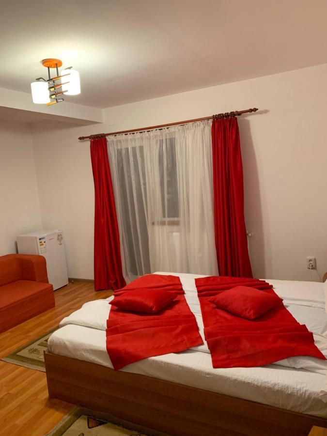 Casa Galbena Hotel Slănic Exterior foto