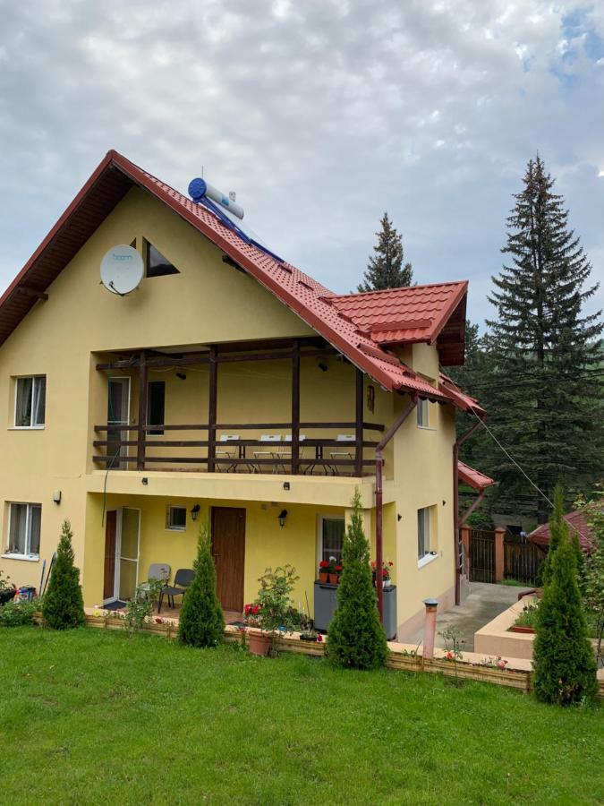 Casa Galbena Hotel Slănic Exterior foto