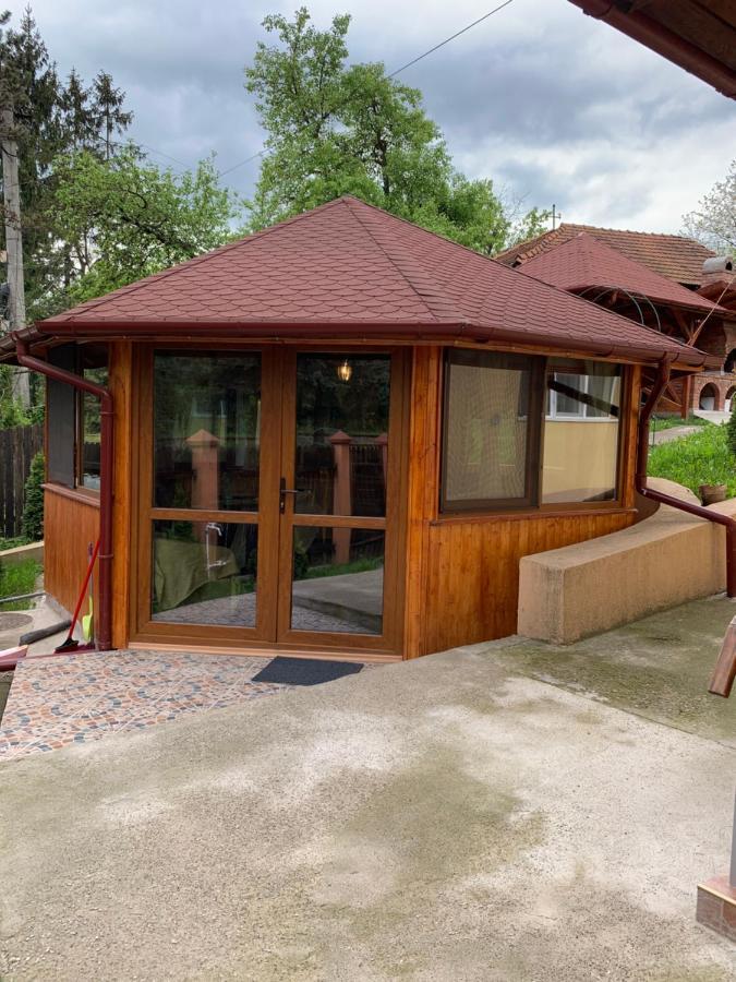 Casa Galbena Hotel Slănic Exterior foto